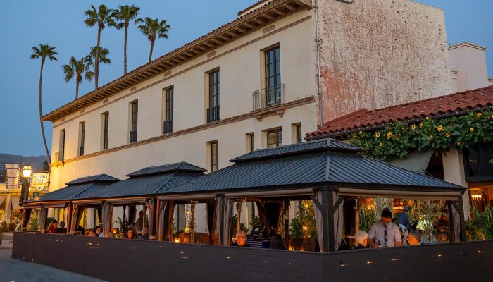 The bouchon outdoor terrace.