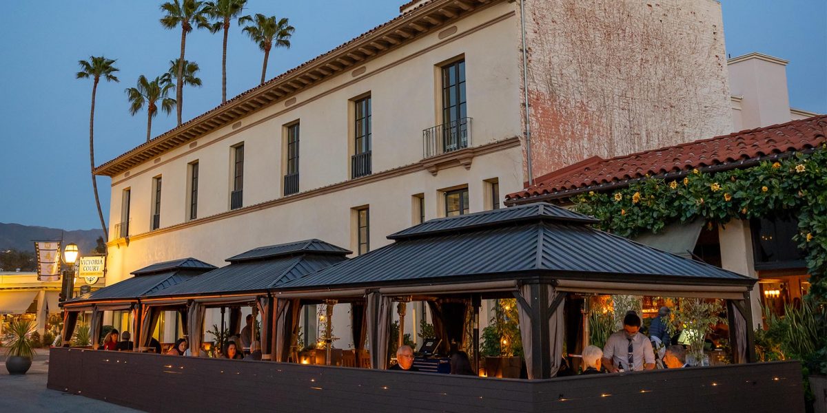 The bouchon outdoor terrace.